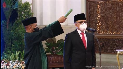 Gantikan Mendiang Tjahjo Kumolo Jokowi Resmi Lantik Azwar Anas Jadi