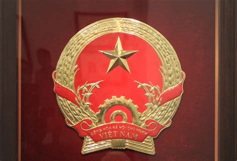 ngam nhung  phac thao quoc huy viet nam cua  hoa  bui trang chuoc