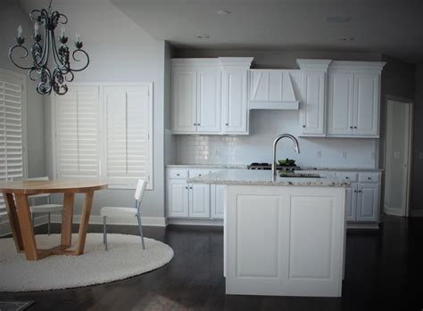 White Transitional Kitchen | KC (Kansas City) Belak Woodworking