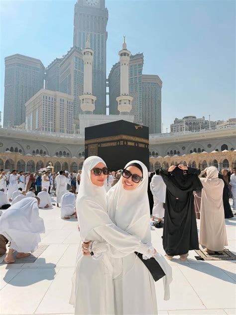 potret rachel vennya menunaikan ibadah umrah bahagia idn times