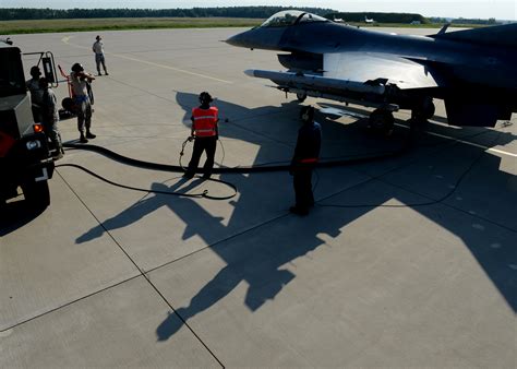 US Airmen Support First Ever Hot Pit Refuel In Poland Spangdahlem Air Base Article Display