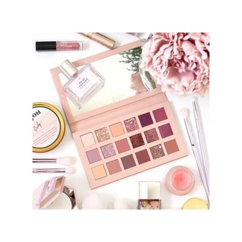 Huda Beauty New Nude Eyeshadow Palette