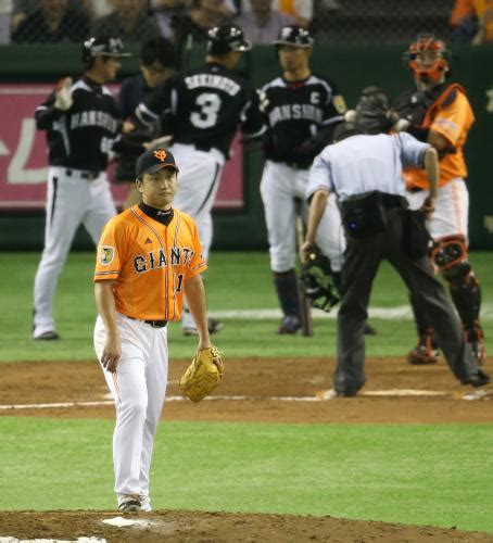 ＜巨・神＞7回2死満塁、代打・関本に左越え満塁弾を打たれた沢村 ― スポニチ Sponichi Annex 野球