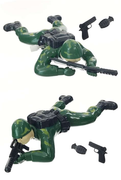 Crawling Army Soldier Green Wind Up Battle Action Plastic Toy Pop