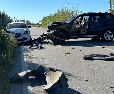 Partinico Scontro Fra Due Auto Impatto Violento E Feriti