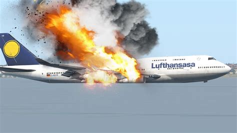 Impossible Landing Dangerous Landing Of Lufthansa Air Boeing 747 At