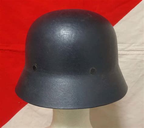 Ww2ドイツ M35ヘルメットの複製品 プラスチック製 中田商店製 ドイツ軍武装親衛隊党親衛隊軍服サーベル東部戦線タイガー戦車ヘルメット