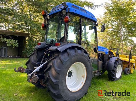 New Holland Tn Med Kost Traktor Tractor With Sweeper Til Salg P