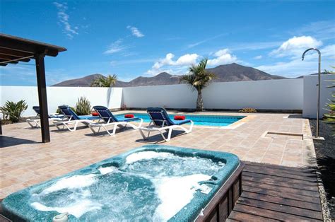 Villas with Hot Tubs|Holiday Rentals| Lanzarote Villa Choice