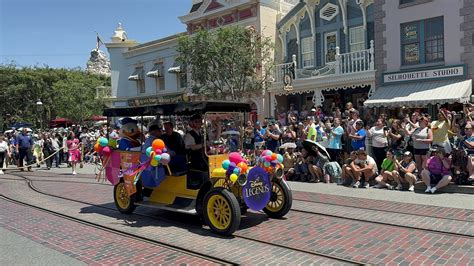 Special One Time Only D23 Day Cavalcade Parades Through Disneyland ...