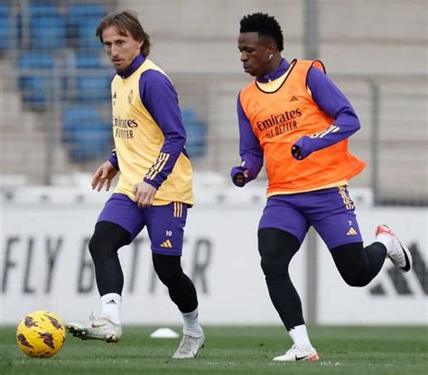 Real Madrid players return to training after Christmas break, 4 injured players back - Football ...