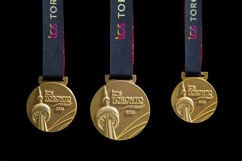 Tcs Toronto Waterfront Marathon Medal To Feature Iconic Cn Tower