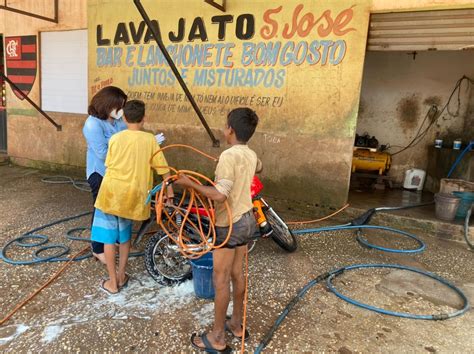 Adolescentes são explorados em trabalho infantil no interior do