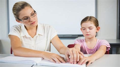 APOYAR AL ESTUDIANTE CON DISCAPACIDAD VISUAL TifloEduca