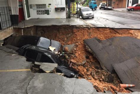 Forte Chuva Causa Estragos Crateras E Alagamentos Em Manaus Veja