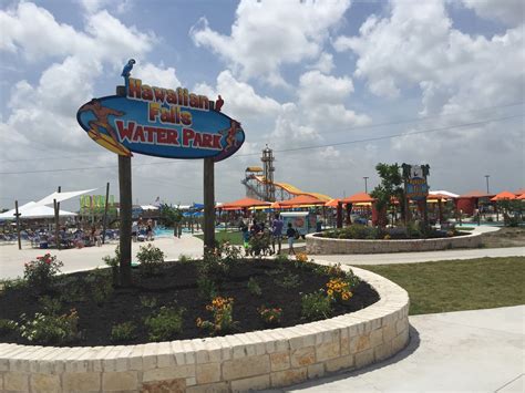 Unexpectedly Expecting Baby: Hawaiian Falls Pflugerville: Our Morning ...