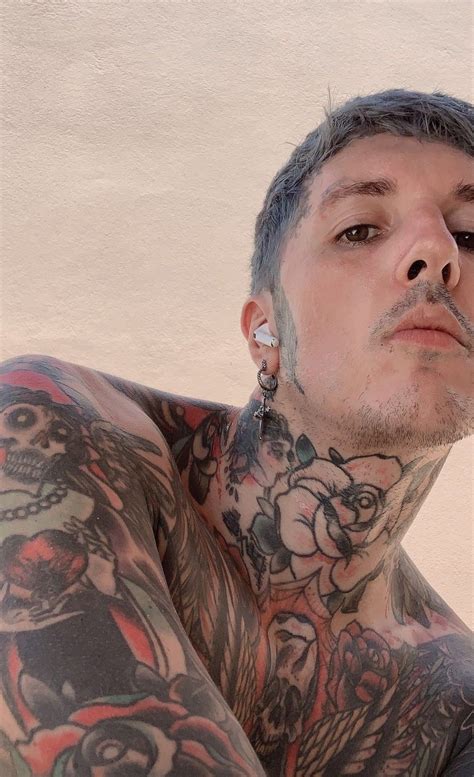 Oliver Sykes Tattoos Oli Sykes Full Body Tattoo One Ok Rock Bmth