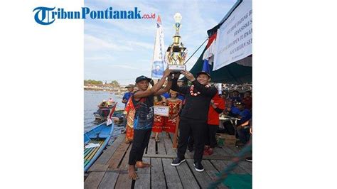 Lomba Sampan Bidar Di Kapuas Hulu Olahraga Digemari Dan Populer Ini