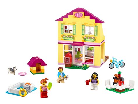 Family House 10686 | Juniors | Buy online at the Official LEGO® Shop US