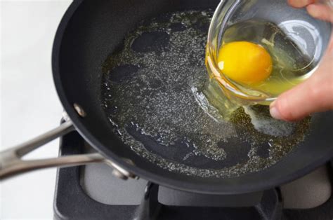 How To Fry An Egg To Perfection