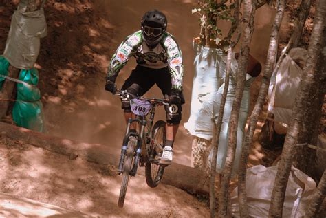 Coupe de Bretagne Descente VTT à Saint Gouéno 22 Malo Stephan s impose