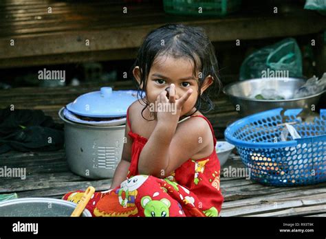 Petite fille cambodgienne Banque de photographies et dimages à haute