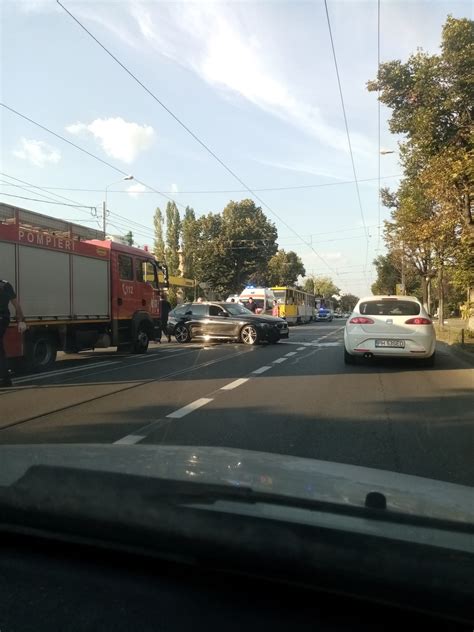 Accident rutier pe Șoseaua Vestului Un tânăr a ajuns la spital