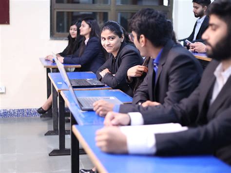 Why Pgdm In Finance Is Right Choice For Your Career Growth