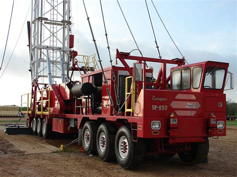 Self Propelled 650 Horsepower Cooper Workover Drilling Rigs Dragon