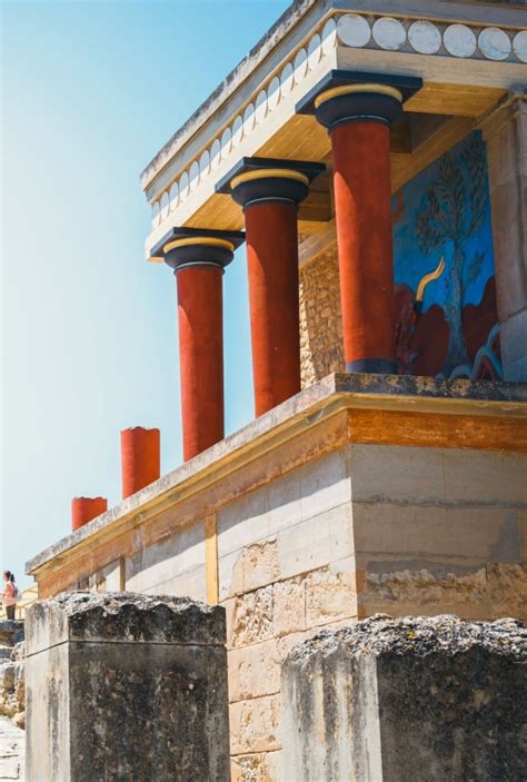 ﻿Knossos: Daily Life in the Minoan Era