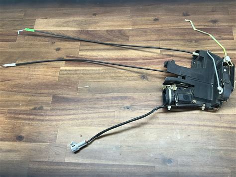 2000 2003 Toyota Tundra Front Left Driver Door Power Lock Latch