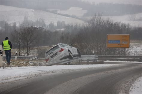 Wintereinbruch Im Saarland Unf Lle Und Blockierte Lkws