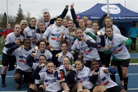 Le Joueuses Du Sm Caen Championnes De France Unss Infos Match