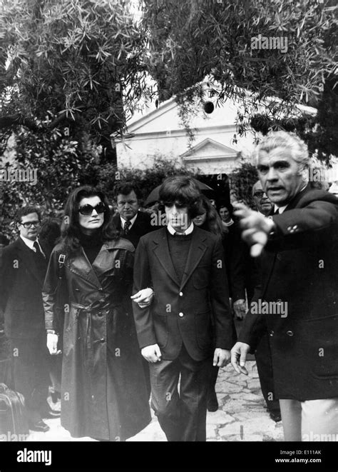 Jackie Kennedy at Aristotle Onassis funeral Stock Photo: 69479163 - Alamy