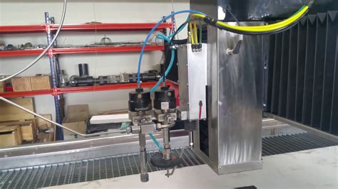 Machine Cnc Decoupe Jet D Eau Md X Phenix Technologie Youtube