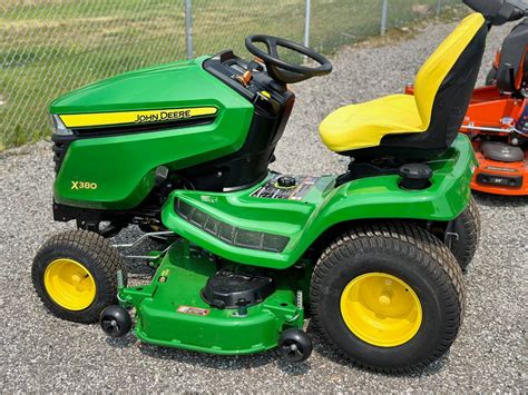 John Deere X380 Lawn Tractor W 48 Inch Deck