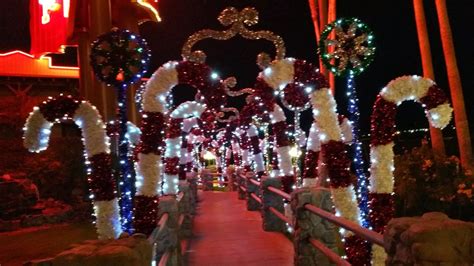 Laughlin Buzz: Candy Cane Lane on Laughlin Riverwalk