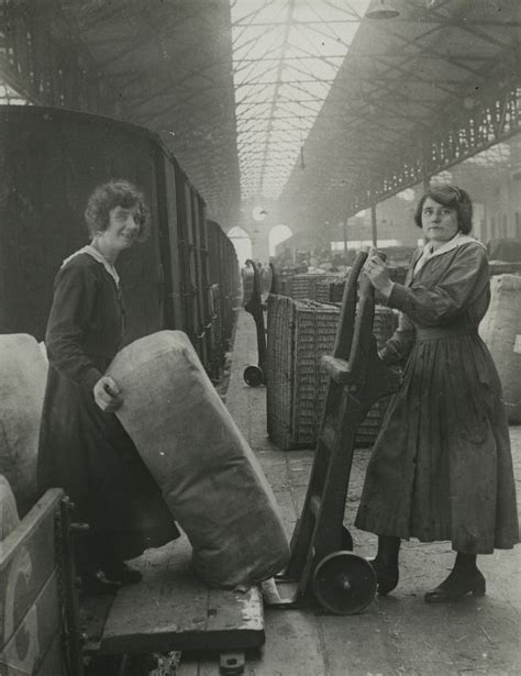 25 Amazing Photos Show British Womens Work During WWI Vintage Everyday