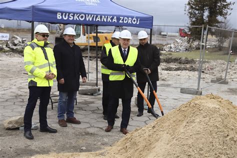 Ruszyła budowa nowego zakładu produkcji wody mineralnej Buskowianka W