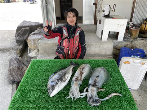 磯釣りでチヌ45㎝・ヤエン釣りでアオリイカ12kg・1kg・ゲット！ 一栄丸渡船｜三重県紀北町