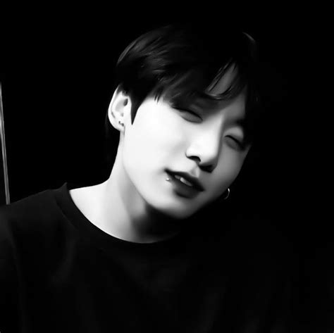 Pin de 𐎘 𝕲𝐑𝚺𝚺𝕯 em IX 漂泊 Jungkook Imagens bts