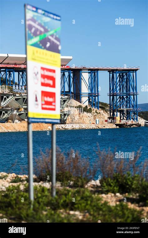 Komarna Croacia La Construcci N Del Puente De Peljesac