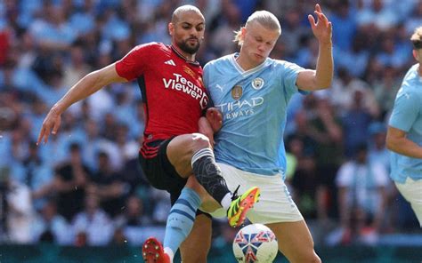 Un Ancien Attaquant Ne Veut Plus De Sofyan Amrabat Manchester United