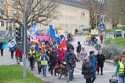 Ostermarschierer In M Llheim Ben Heftige Kritik An Politik Der