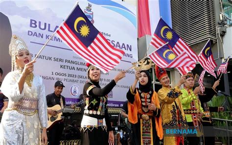 Bernama Penduduk Sabah Diseru Tunjuk Semangat Patriotisme Kibarkan