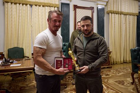 Sean Penn Lends Oscar To Ukrainian President Volodymyr Zelensky Upi