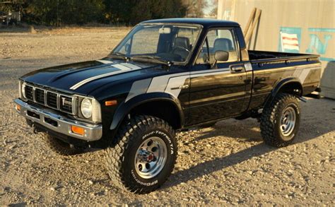 RARE 1981 Toyota SR5 Hilux Pickup 4x4 Factory A C 22R 4 Cylinder 1