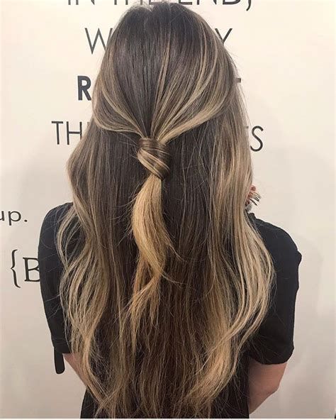 This knot is the perfect hairdo for tying the knot. ‍♀️ Hair by Ramsay Ramirez | Wedit Video ...