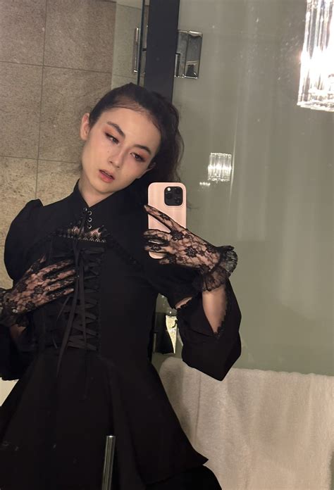 kyedae 🧡 on Twitter: "These gloves are my new obsession. https://t.co/wWvtMIL6lI" / Twitter