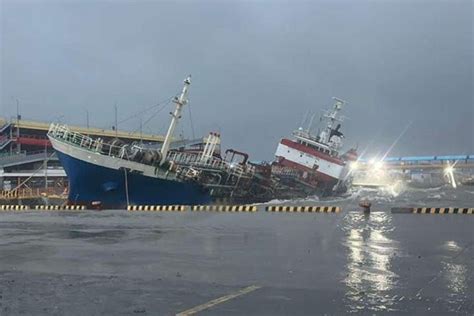 2 Barko Sumadsad Sa Batangas Port Journalnews